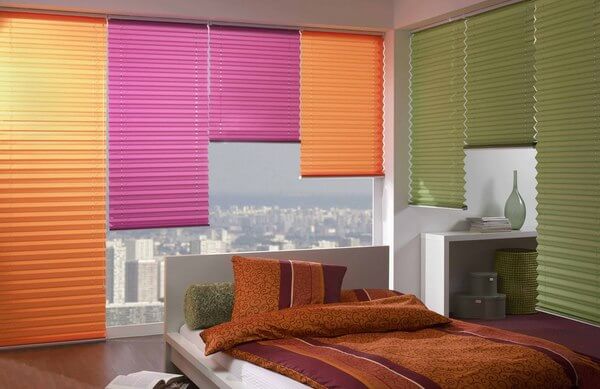 разноцветные плиссированные шкторы