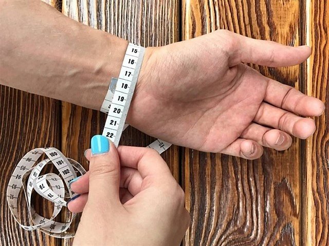 удобный способ, как узнать размер браслета на руку