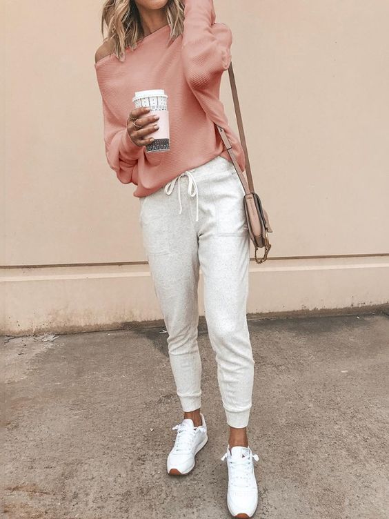 Женские джоггеры: 30 стильных образов, с чем носить